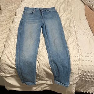 size 6 american eagle mom jeans!